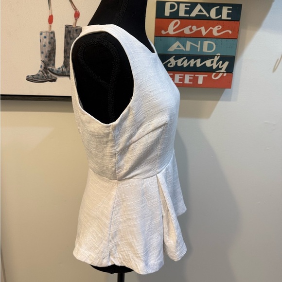 Banana Republic White Petite Top - Picture 5 of 5